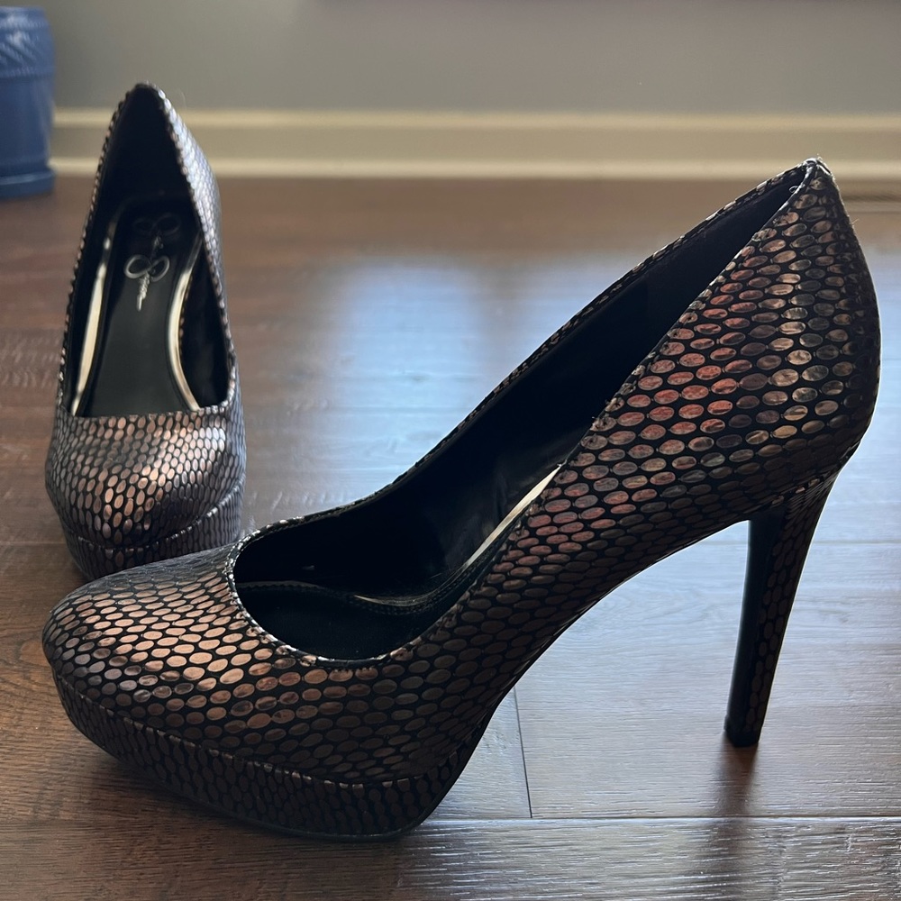 Jessica Simpson ~ New, in box Angee Black/Gunmetal Platform Size 8